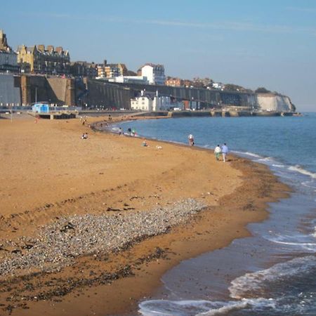 Arklow Serviced Apartments Ramsgate Exterior foto